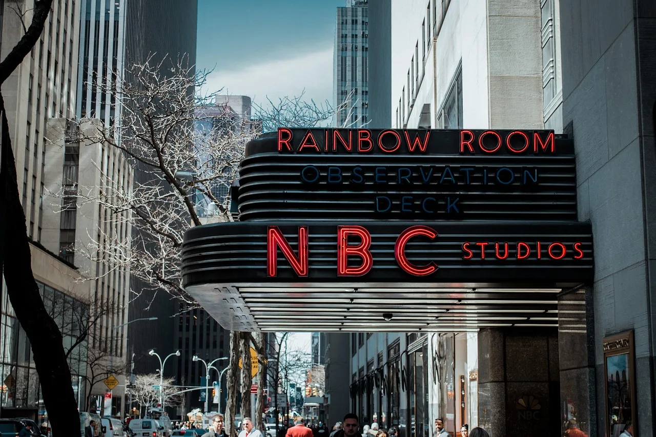 nbc, nbc studios, radio, new york, new york city, nyc, studior, tecken, stad, byggnader, new york street, arkitektur, urban, lampor